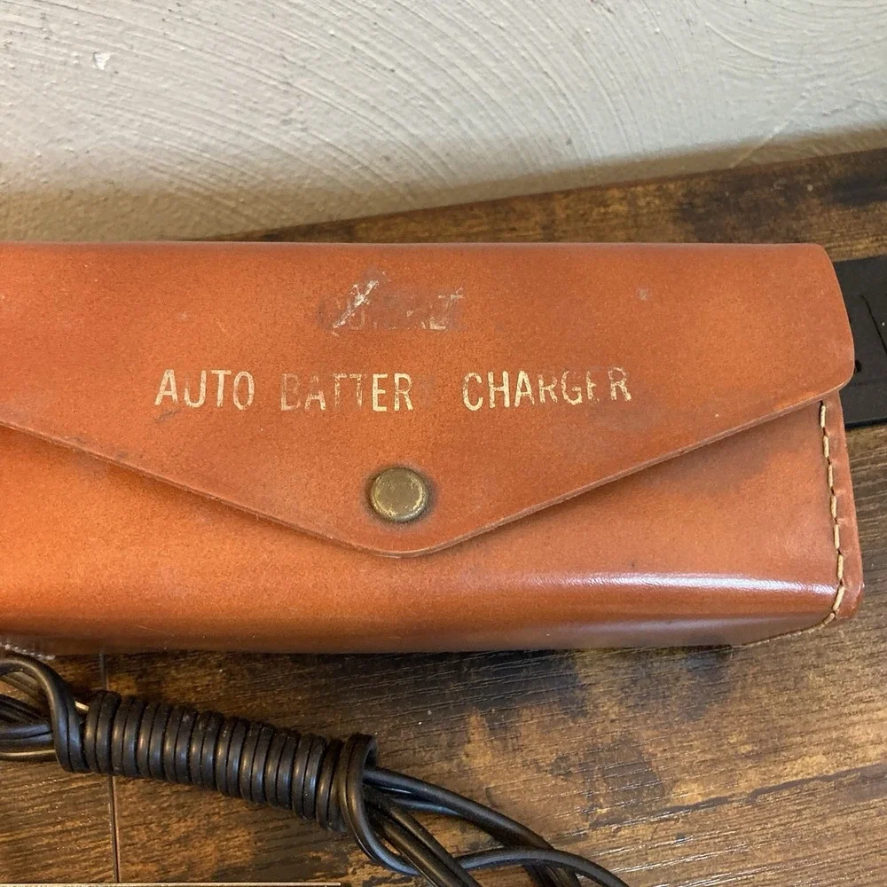 Vtg Quickee Auto Battery Charger Cigarette Lighter Charger w/ Case Manual